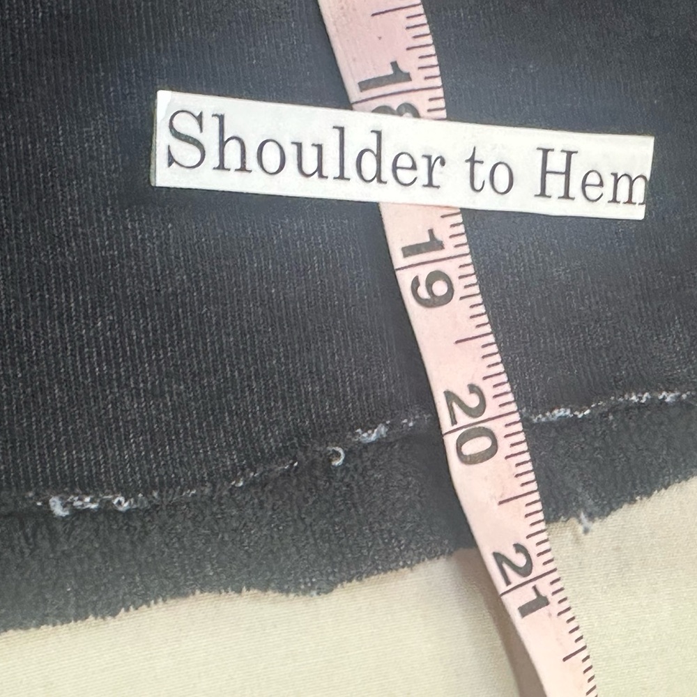 NWOT SIZE L Double Zero Charcoal Cropped Sweatshirt - Picture 9 of 10